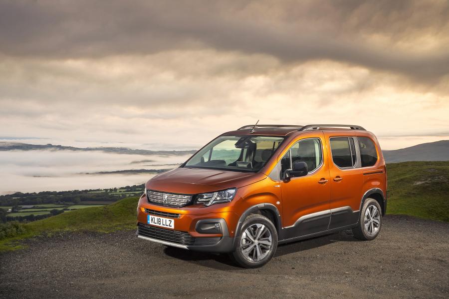  Peugeot Rifter GT Line 2018 года  (UK) (фото 11 из 23)